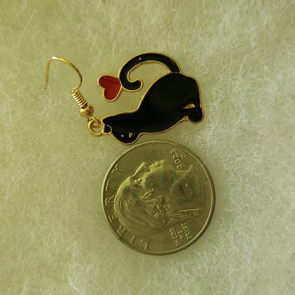 Cat and heart earring - Picture 3 of 3